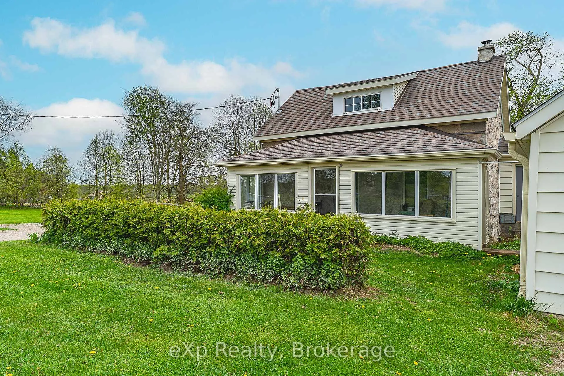Photo 4 of 135786 Concession 8, Chatsworth — HOMEH