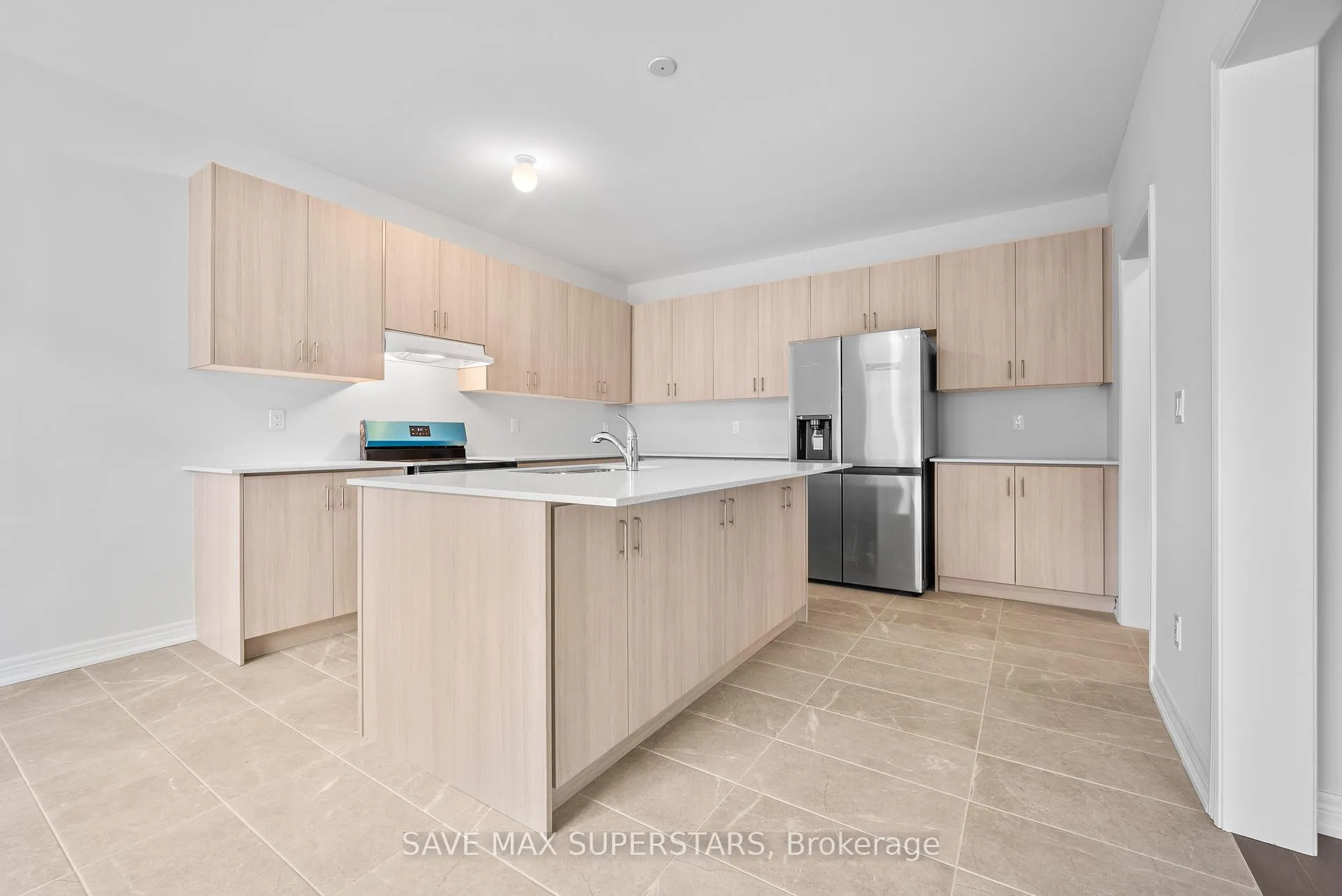 Photo 14 of 1441 Davis loop Circle, Innisfil, Lefroy — HOMEH