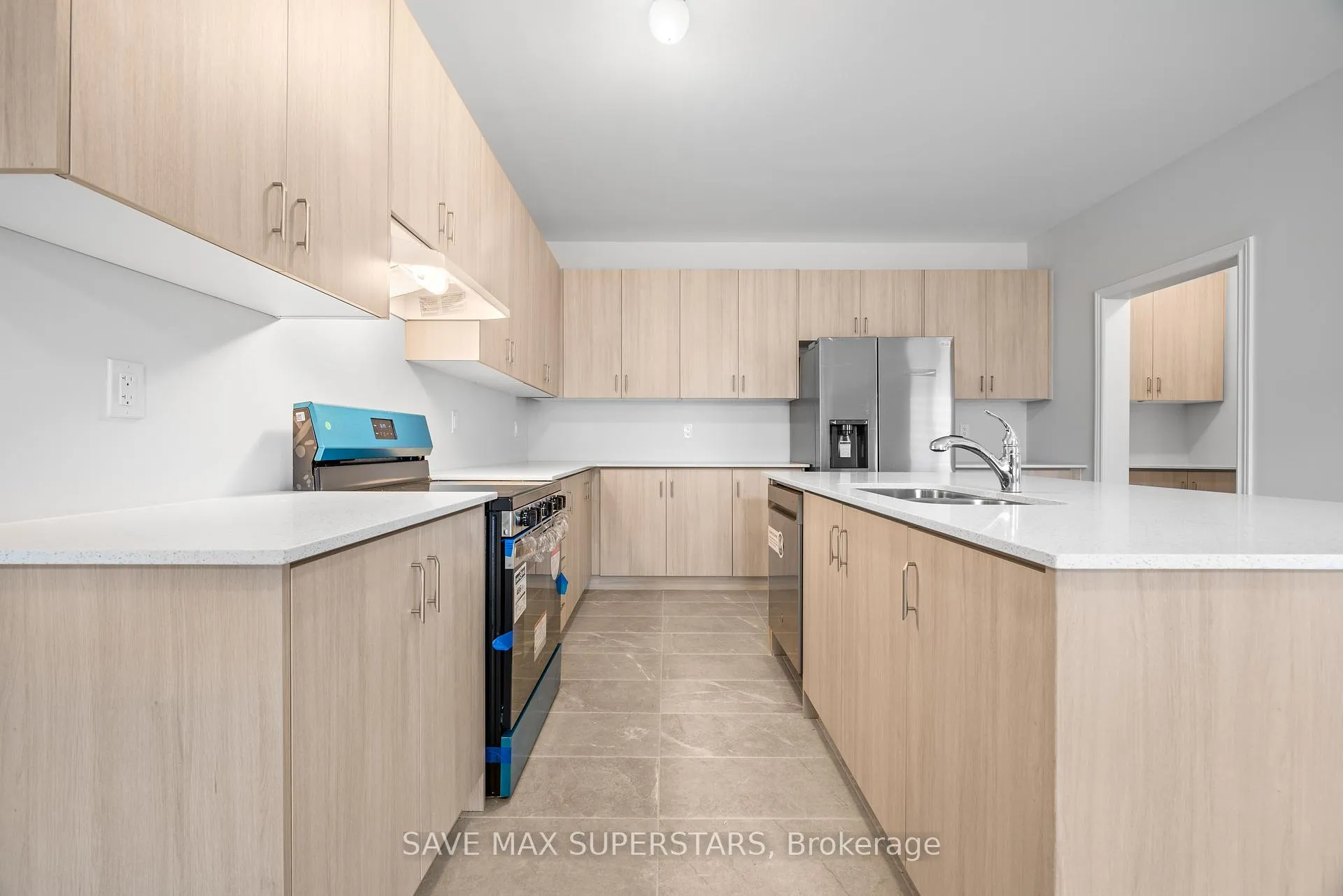 Photo 15 of 1441 Davis loop Circle, Innisfil, Lefroy — HOMEH