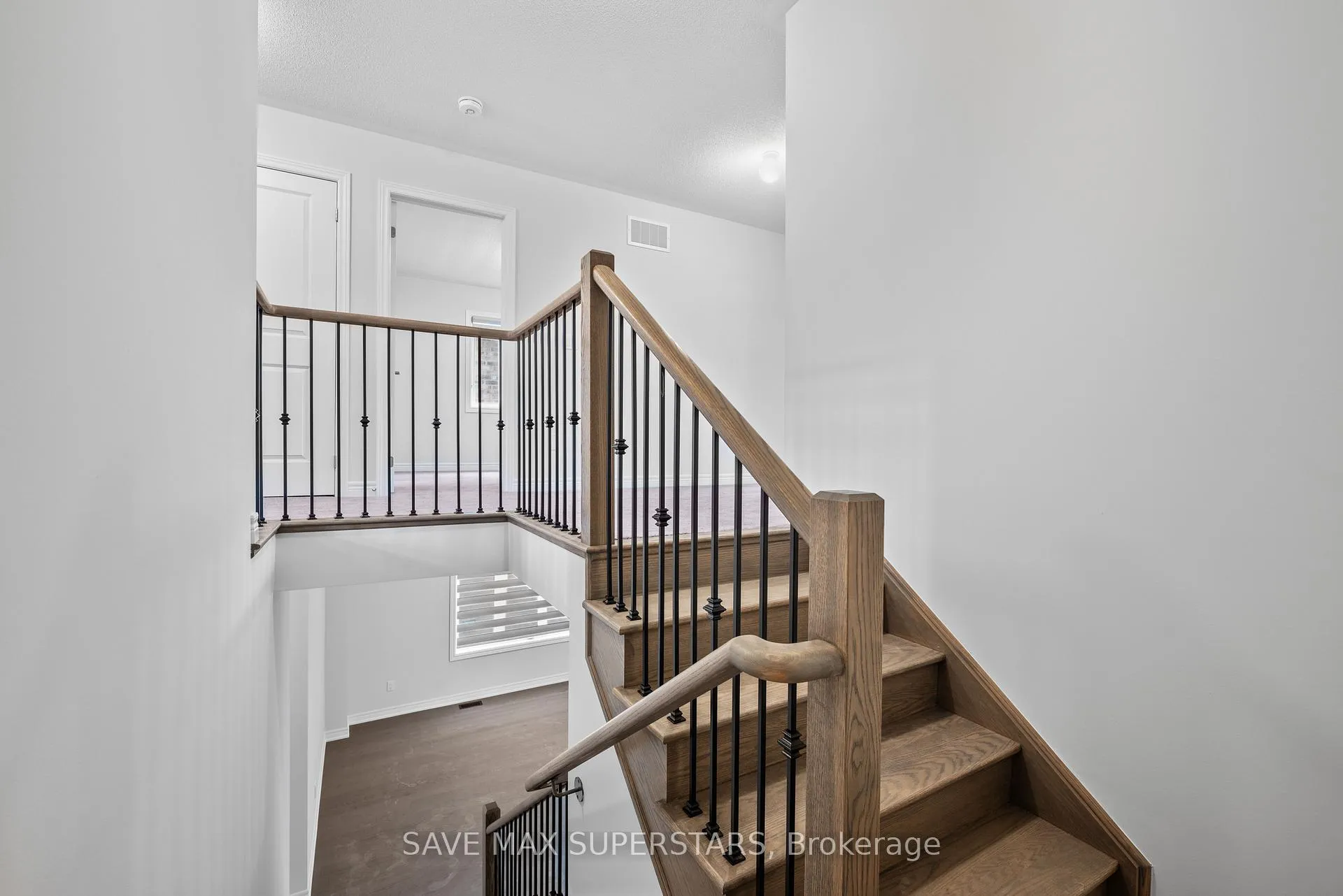 Photo 20 of 1441 Davis loop Circle, Innisfil, Lefroy — HOMEH