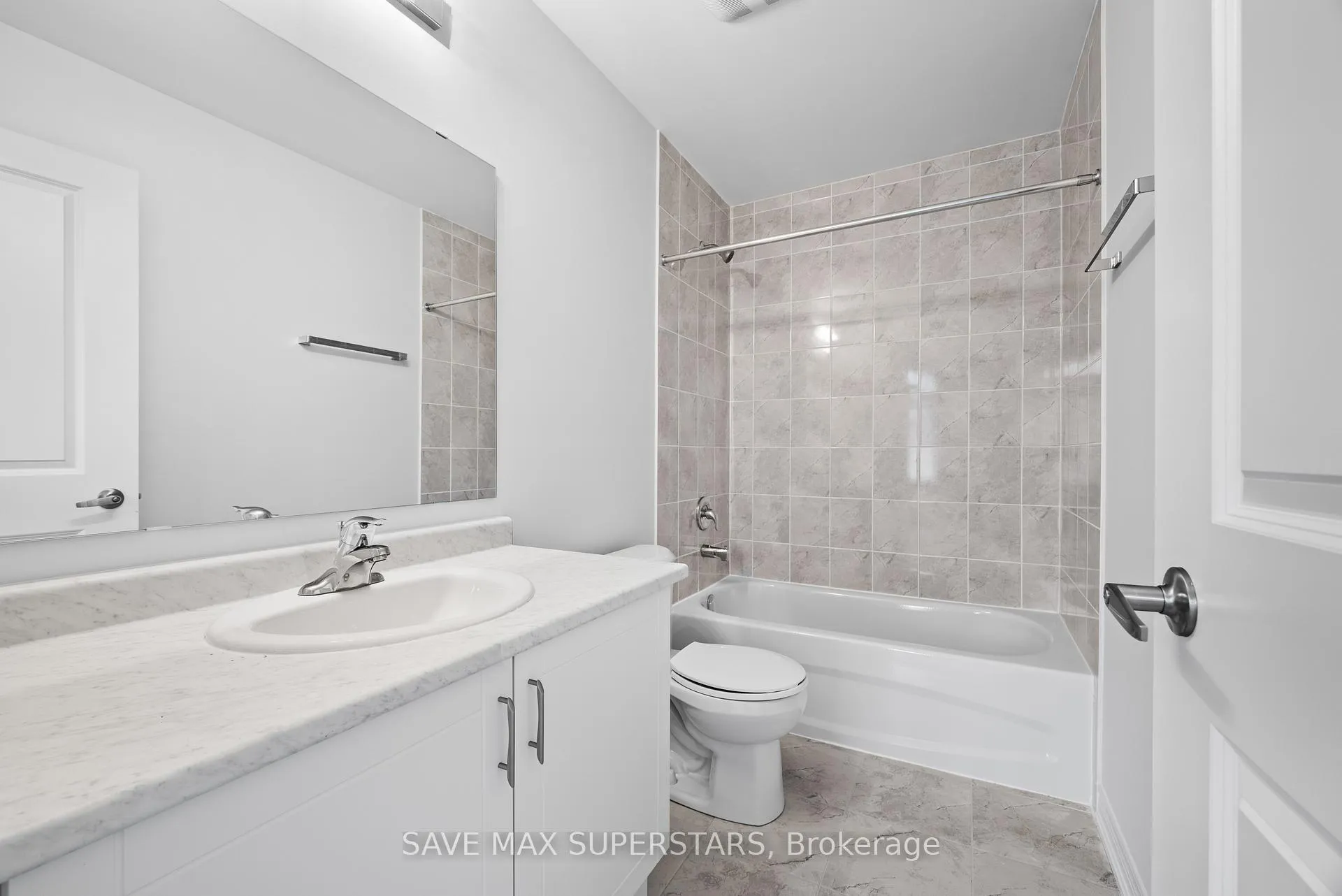 Photo 39 of 1441 Davis loop Circle, Innisfil, Lefroy — HOMEH