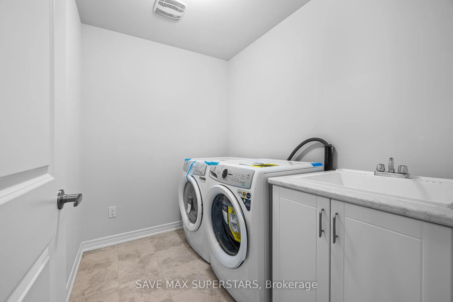 Photo 44 of 1441 Davis loop Circle, Innisfil, Lefroy — HOMEH