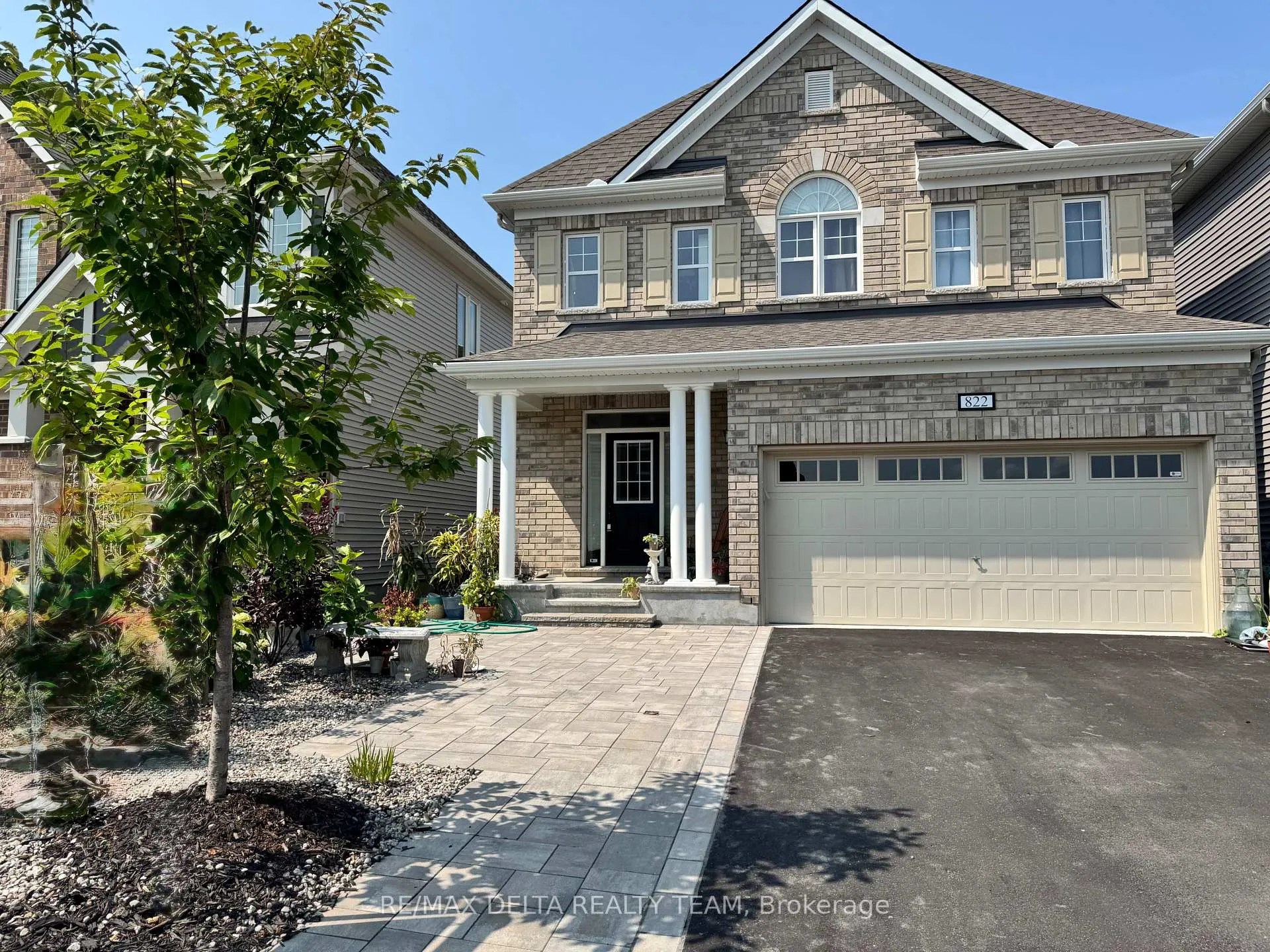 Photo 1 of 822 Henslow's Circle, Ottawa, Avalon West — HOMEH