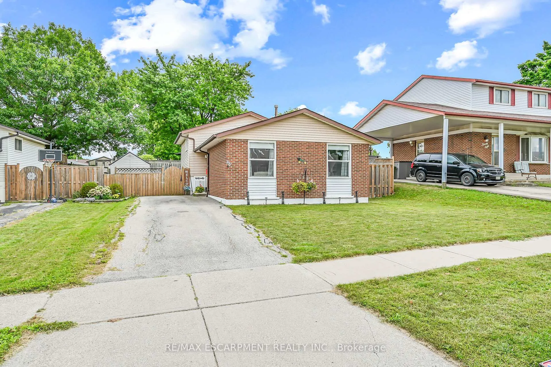 Photo 1 of 30 Hopewell Crescent, Hamilton, Stoney Creek — HOMEH
