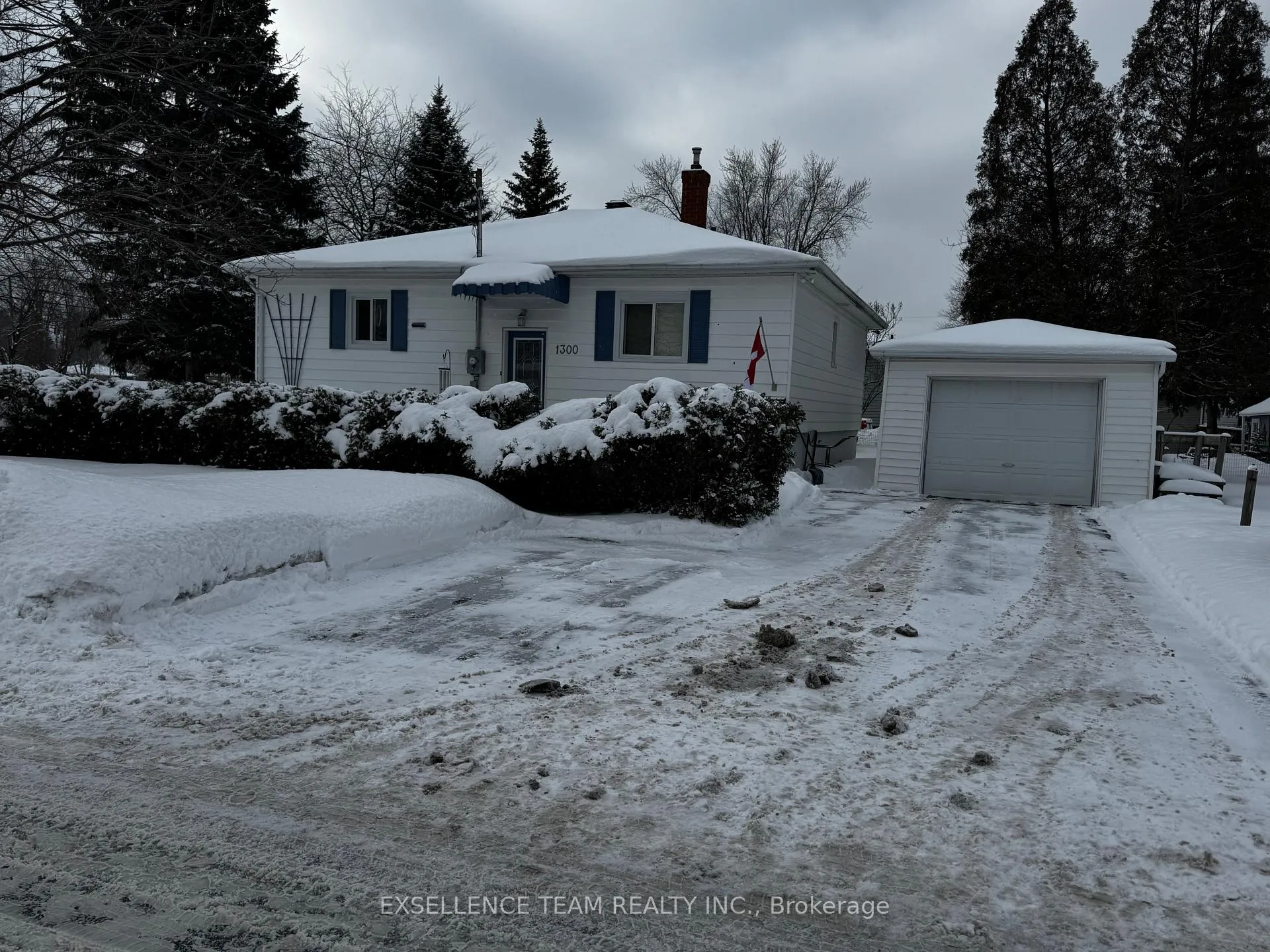Photo 1 of 1300 Gallinger Avenue, Cornwall — HOMEH
