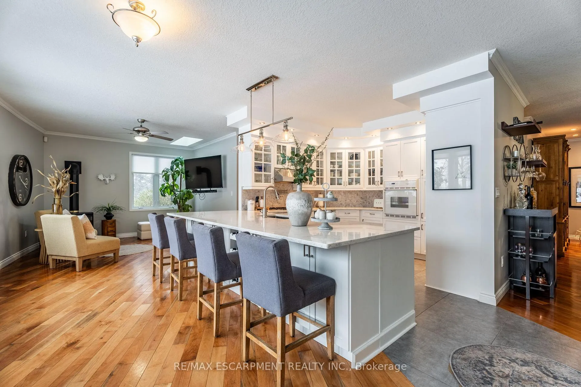 Photo 18 of 715 Robson Road, Hamilton, Rural Flamborough — HOMEH