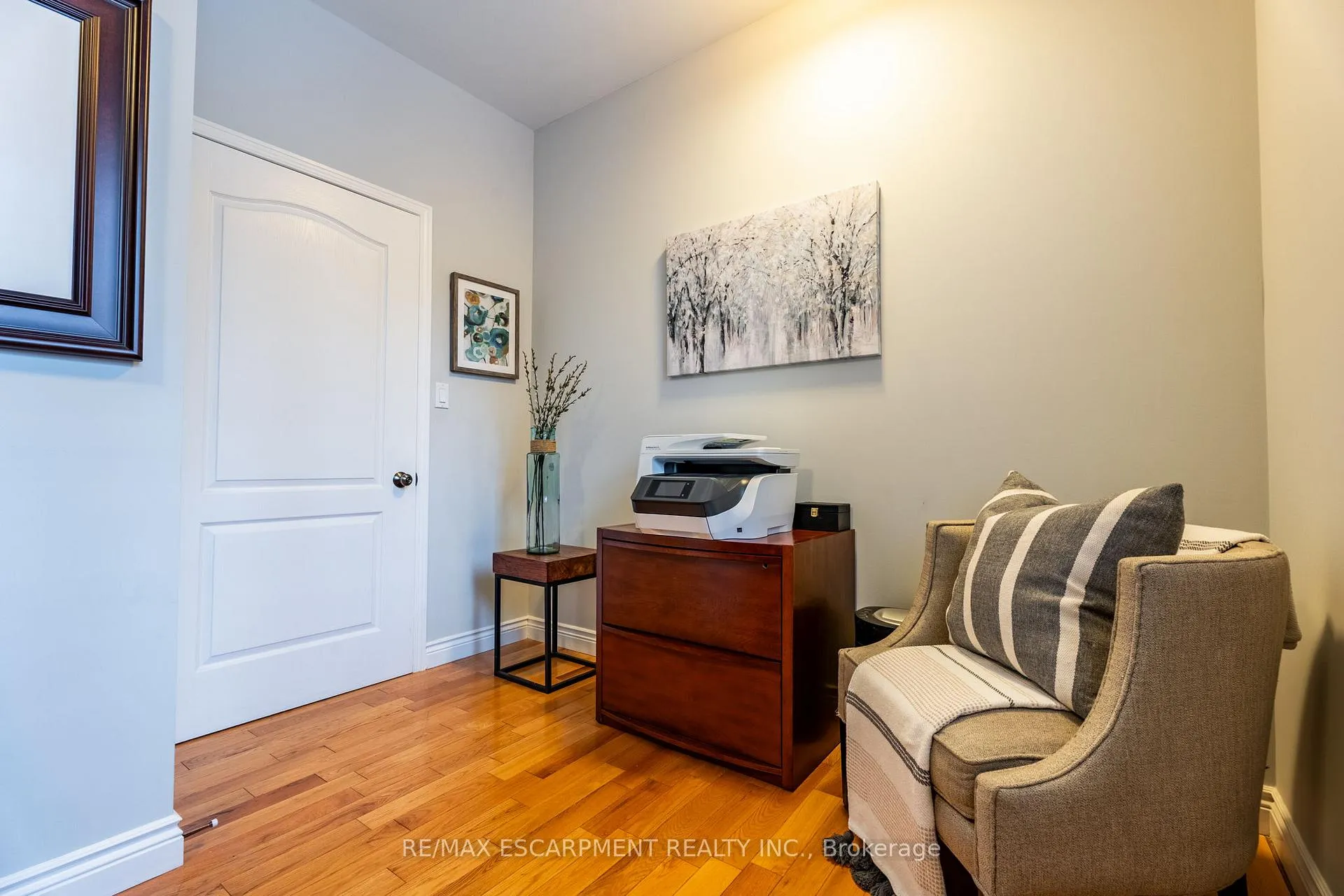 Photo 22 of 715 Robson Road, Hamilton, Rural Flamborough — HOMEH