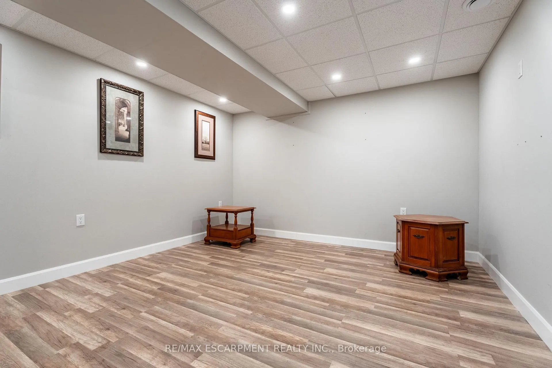 Photo 36 of 715 Robson Road, Hamilton, Rural Flamborough — HOMEH