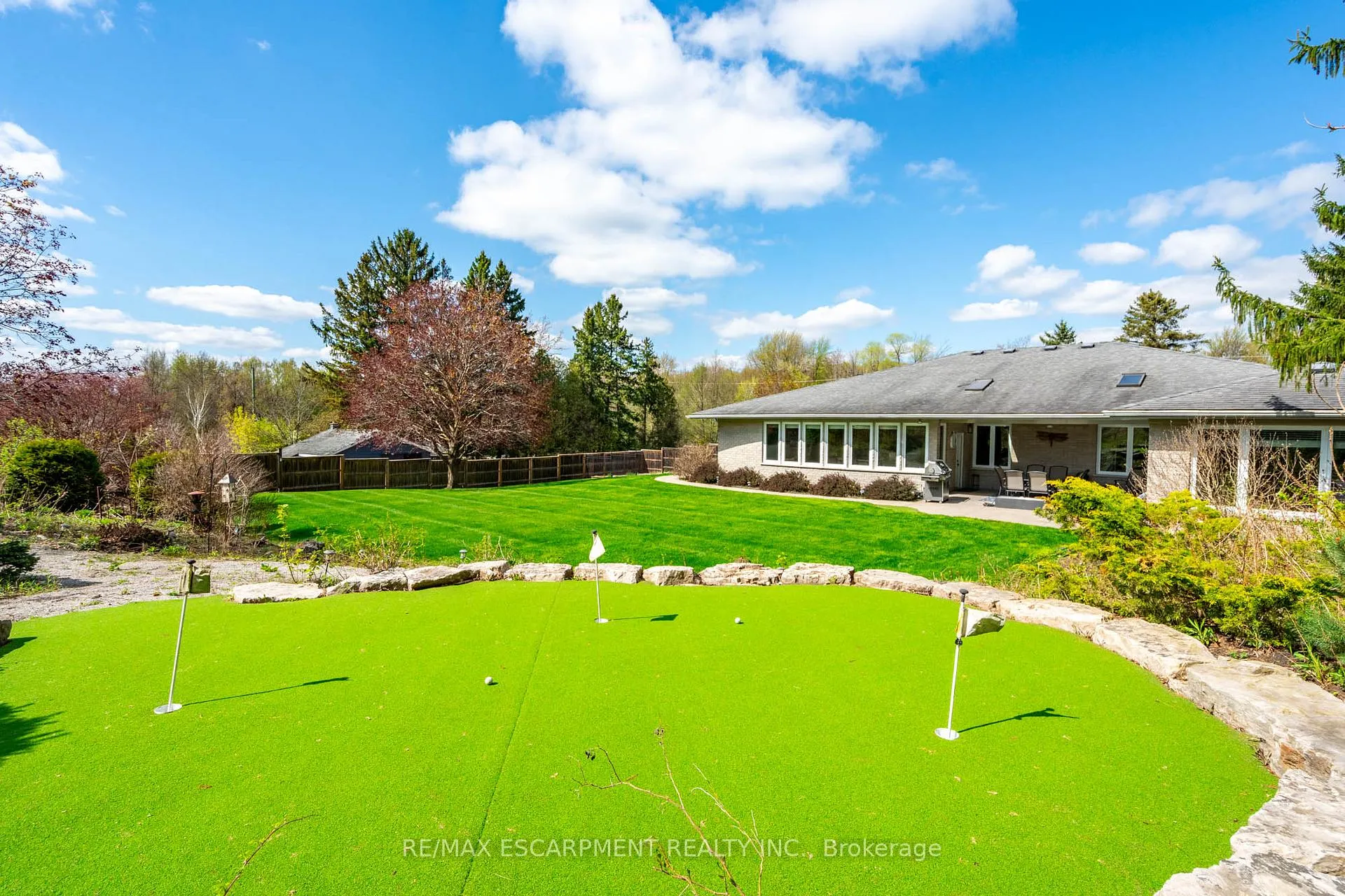 Photo 46 of 715 Robson Road, Hamilton, Rural Flamborough — HOMEH