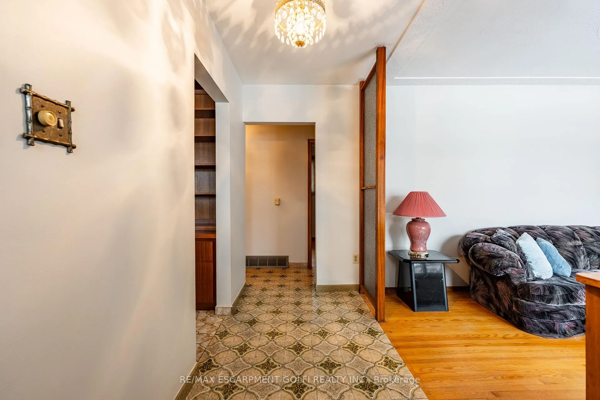 Photo 7 of 16 Gatineau Drive, Hamilton, Lisgar — HOMEH