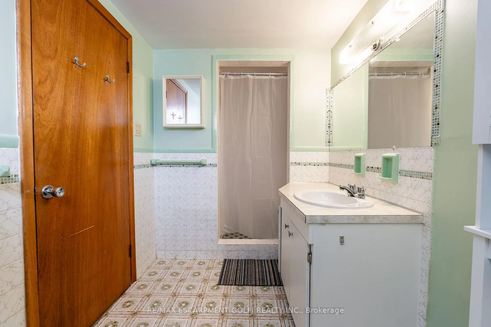 Photo 25 of 16 Gatineau Drive, Hamilton, Lisgar — HOMEH