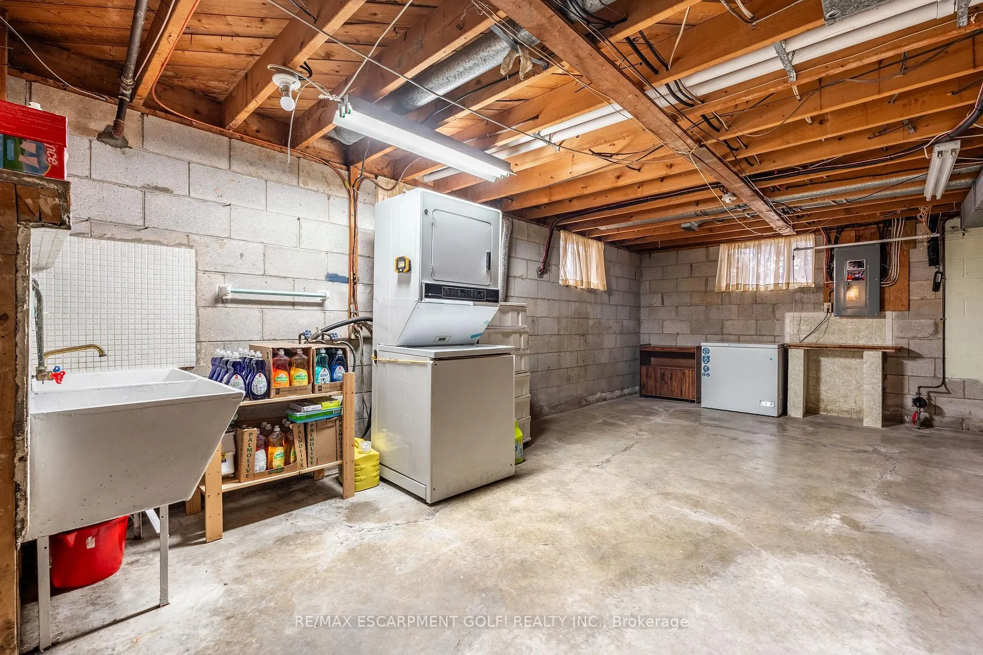 Photo 31 of 16 Gatineau Drive, Hamilton, Lisgar — HOMEH