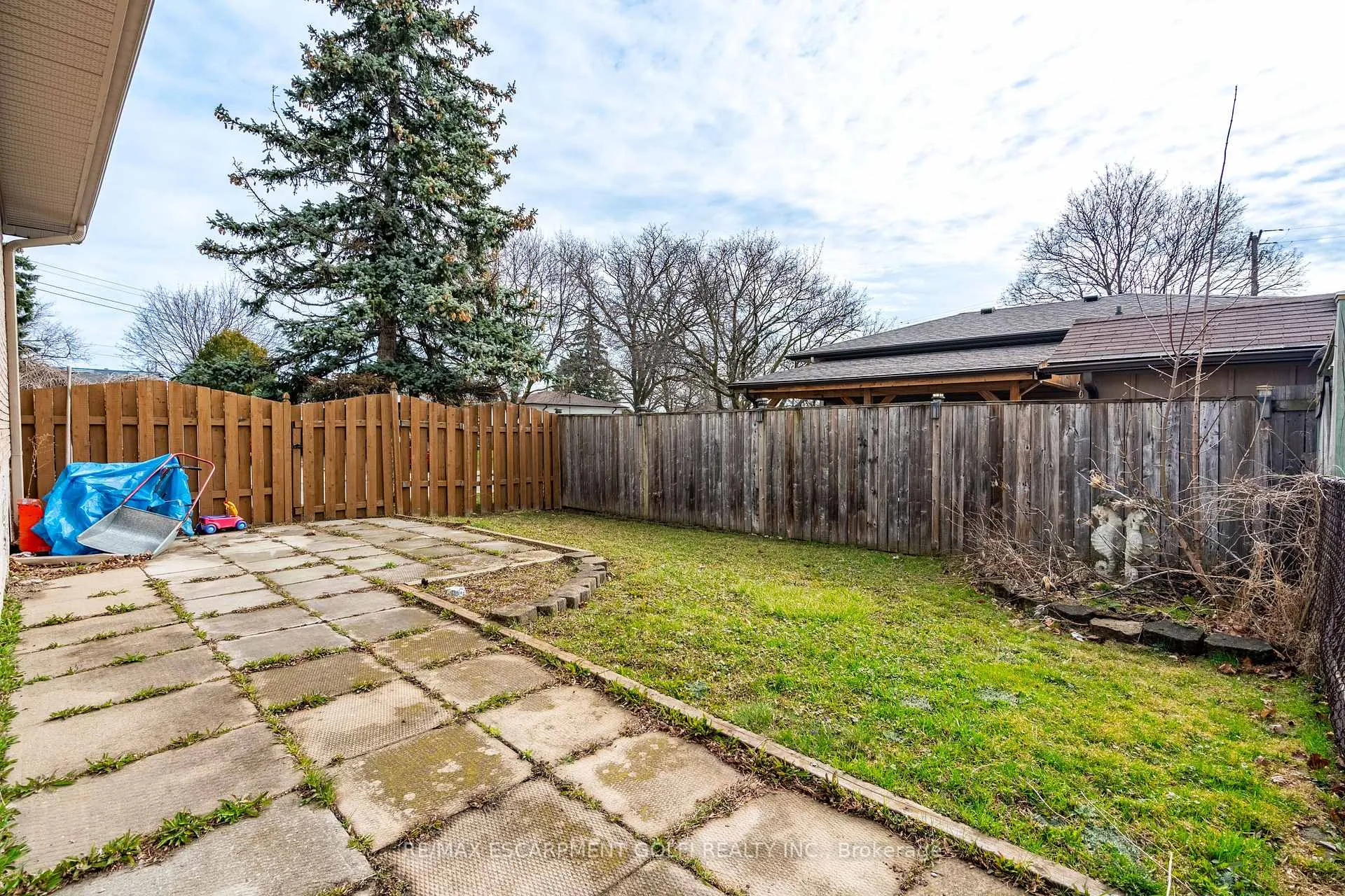 Photo 33 of 16 Gatineau Drive, Hamilton, Lisgar — HOMEH