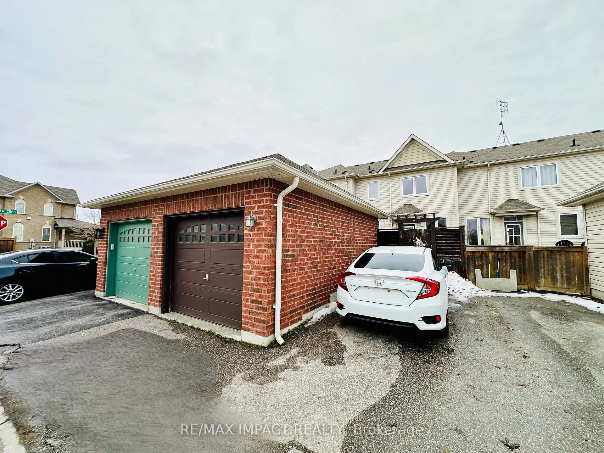 Photo 4 of 2126 Green Road, Clarington, Bowmanville — HOMEH