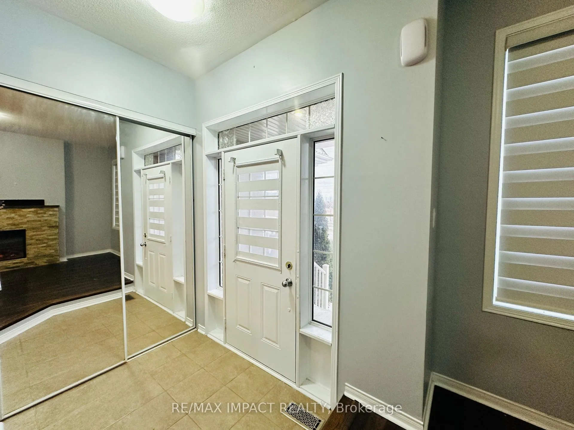 Photo 5 of 2126 Green Road, Clarington, Bowmanville — HOMEH