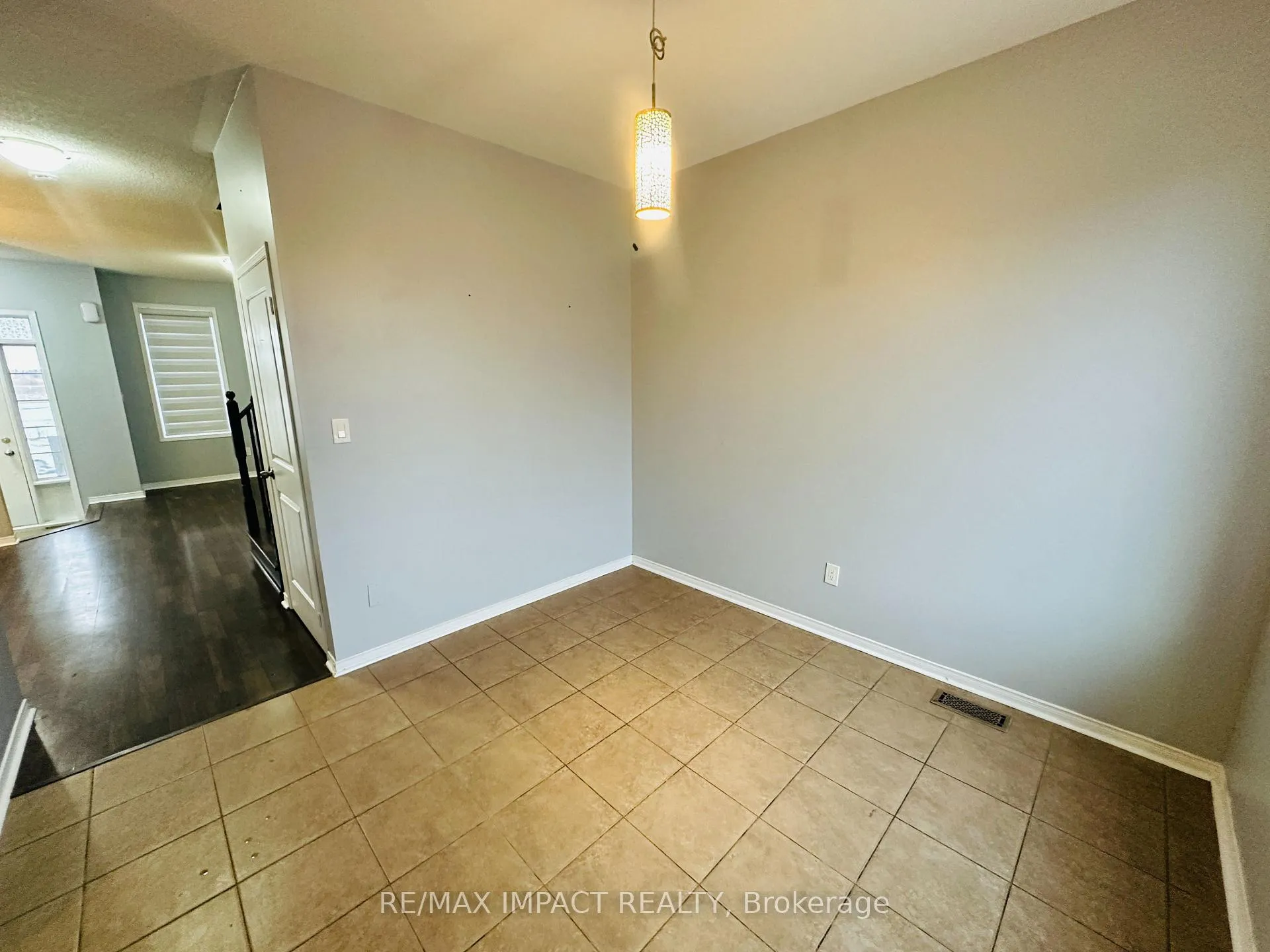Photo 11 of 2126 Green Road, Clarington, Bowmanville — HOMEH