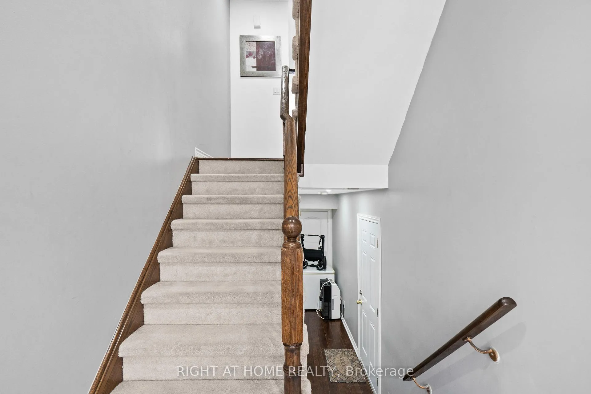 Photo 3 of 9 Magdalene Crescent, Brampton, Heart Lake East — HOMEH