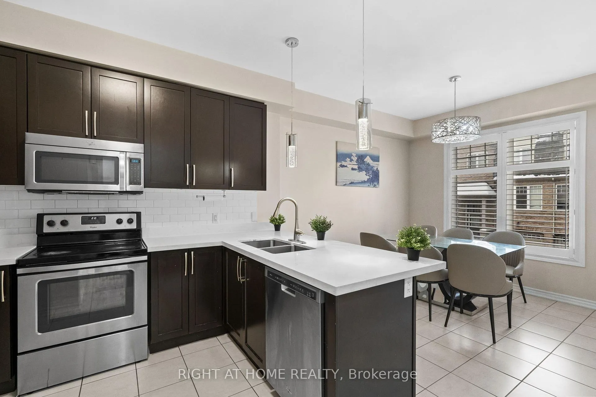 Photo 5 of 9 Magdalene Crescent, Brampton, Heart Lake East — HOMEH