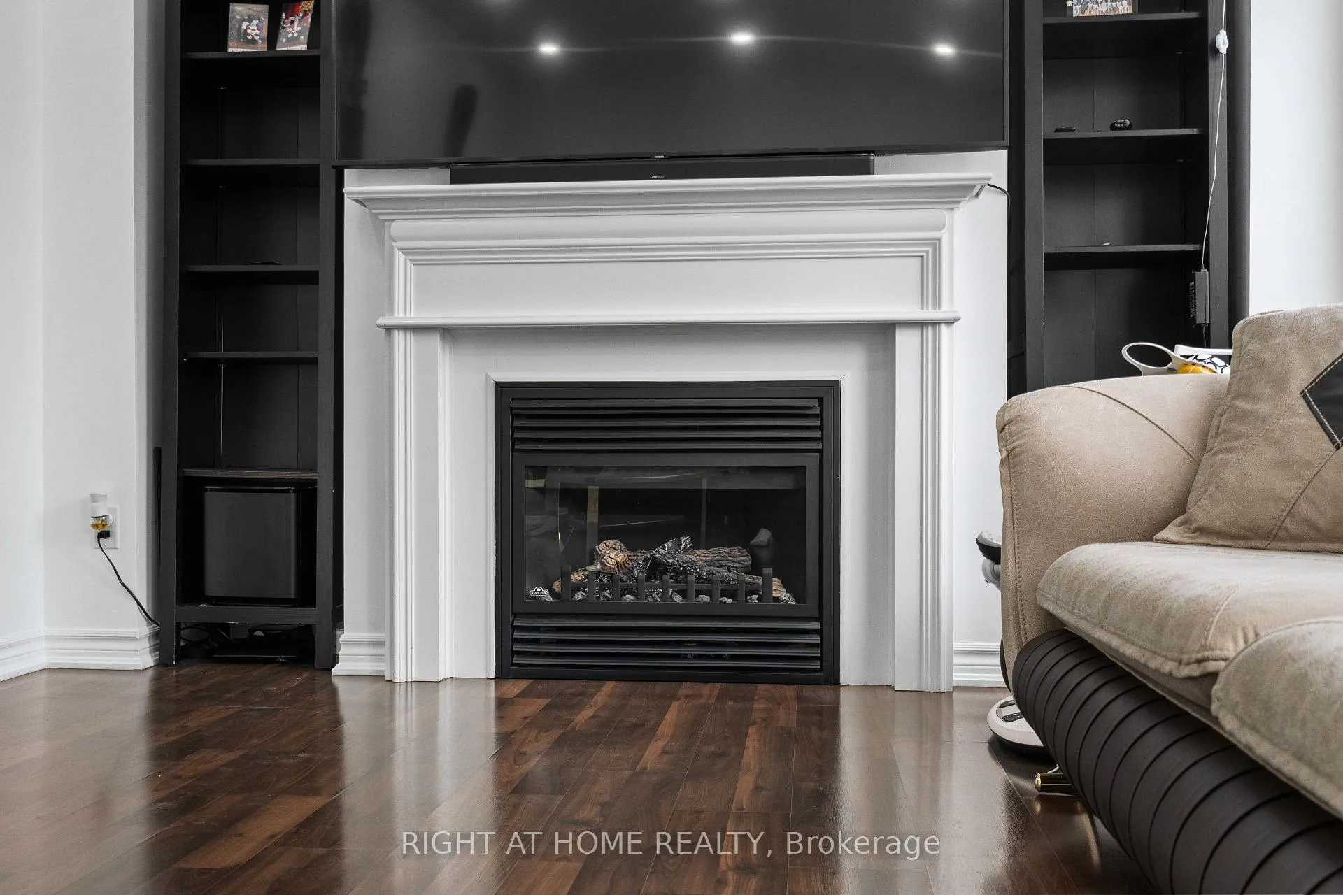Photo 16 of 9 Magdalene Crescent, Brampton, Heart Lake East — HOMEH