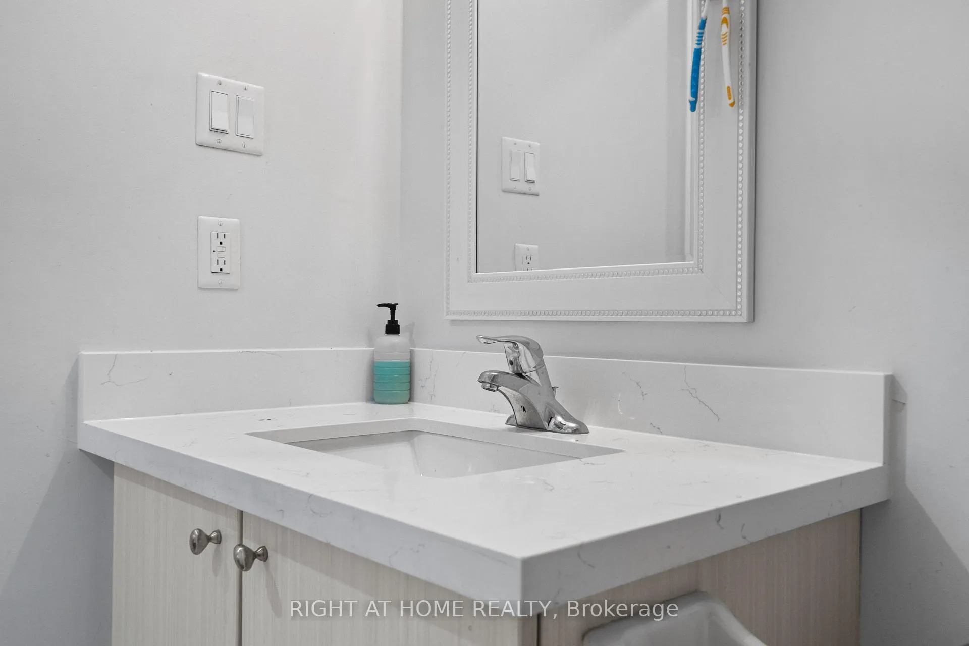 Photo 19 of 9 Magdalene Crescent, Brampton, Heart Lake East — HOMEH