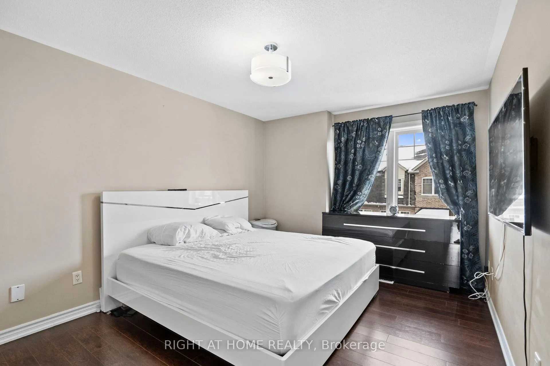 Photo 20 of 9 Magdalene Crescent, Brampton, Heart Lake East — HOMEH