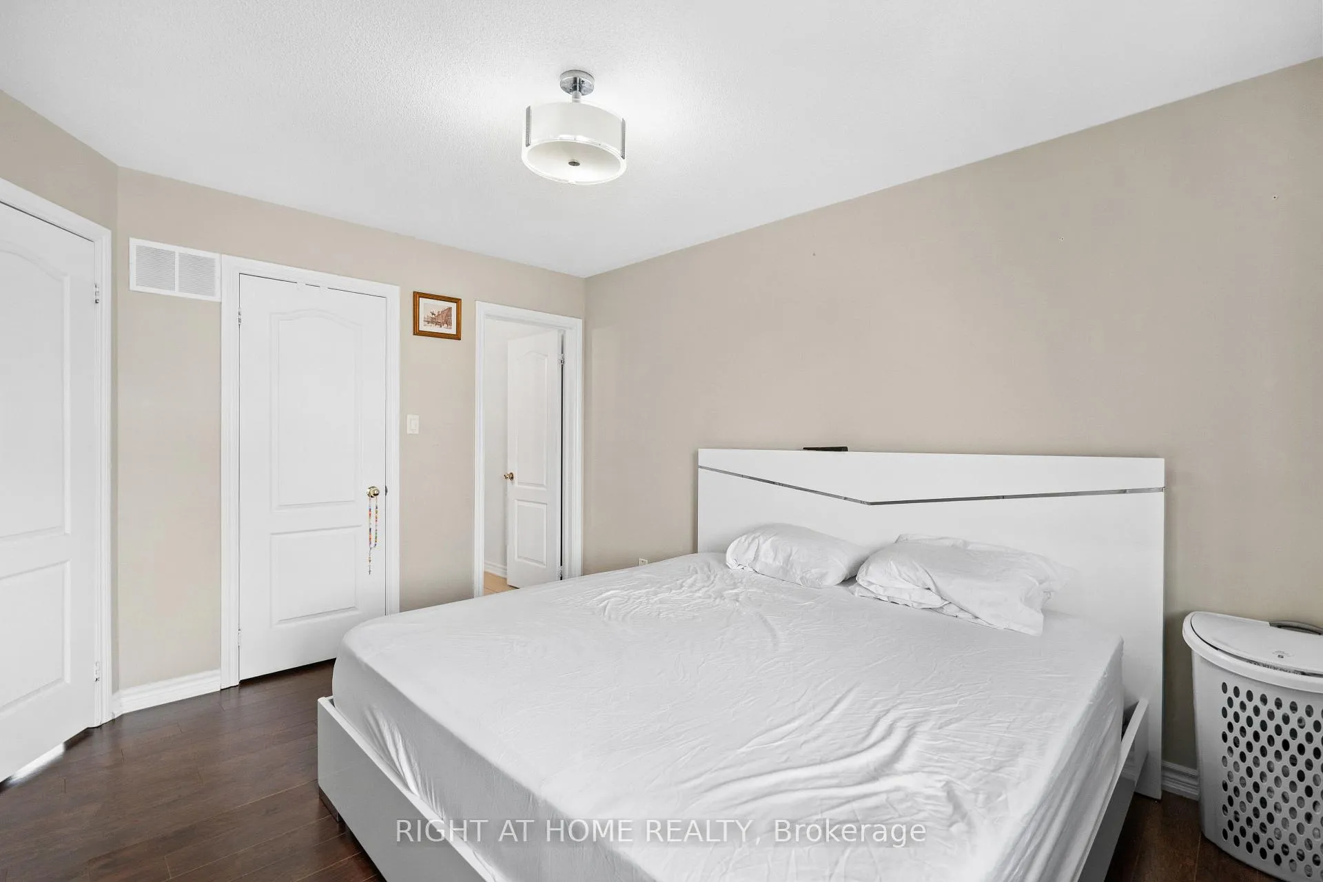 Photo 22 of 9 Magdalene Crescent, Brampton, Heart Lake East — HOMEH