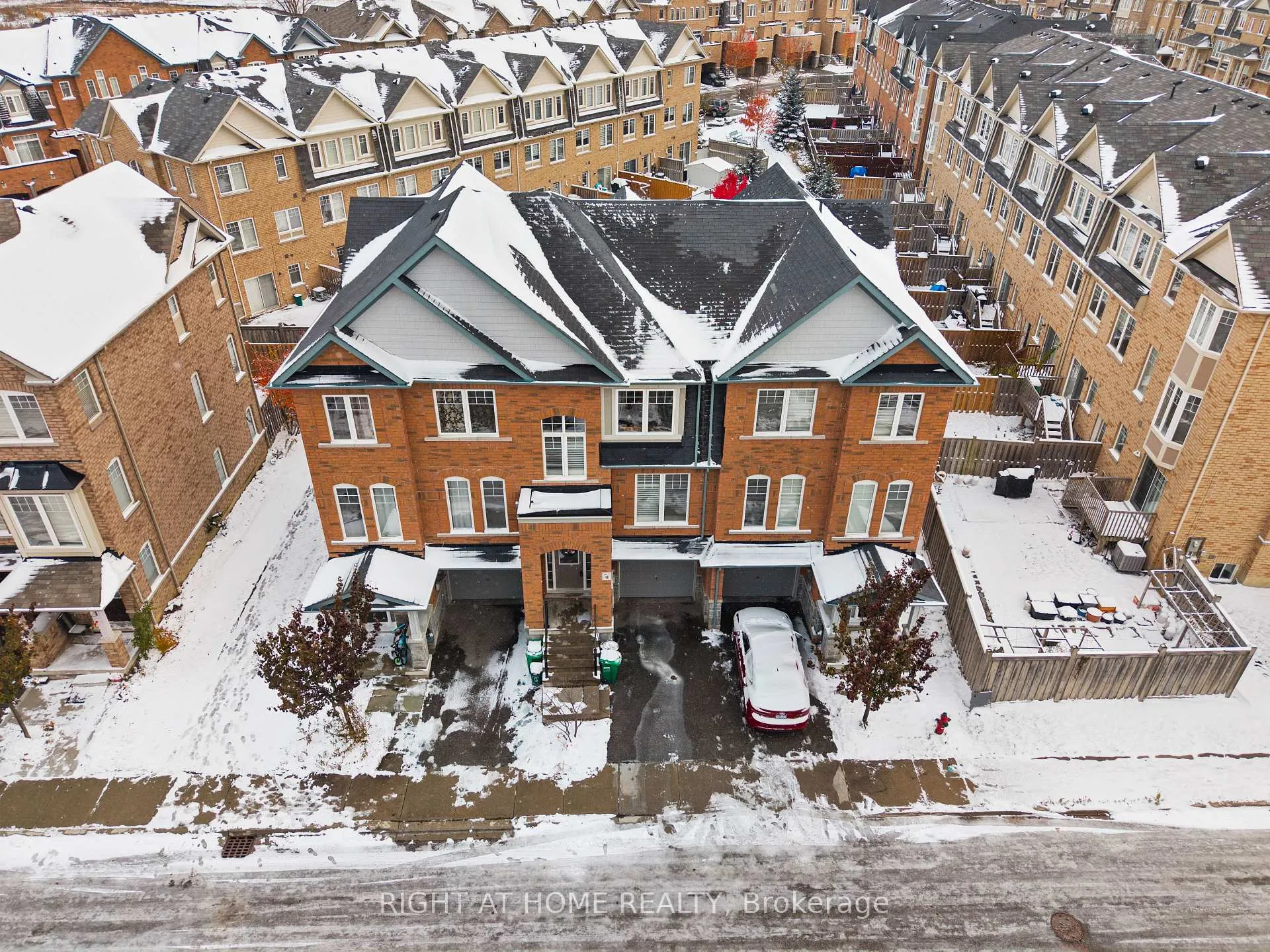 Photo 44 of 9 Magdalene Crescent, Brampton, Heart Lake East — HOMEH