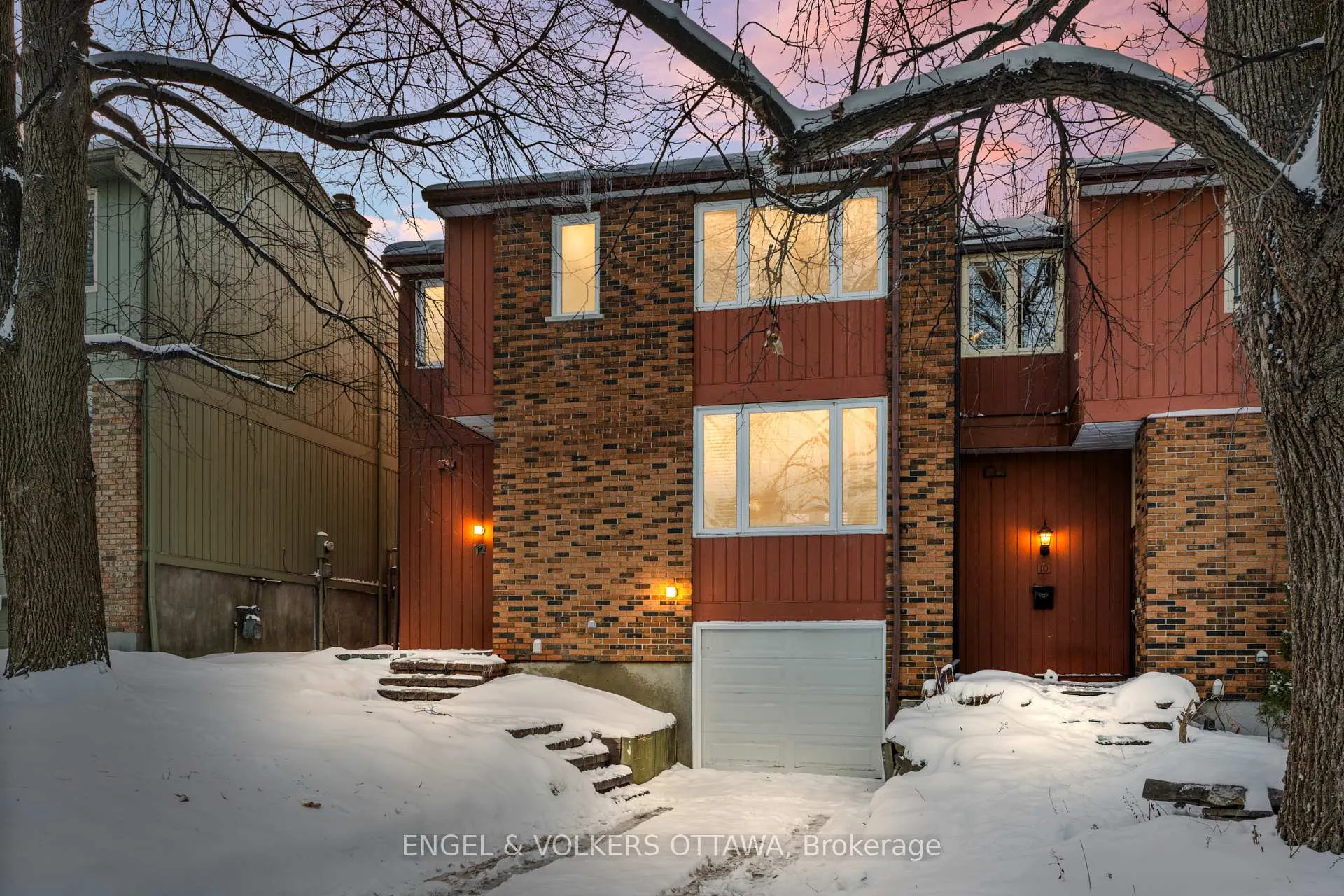 Photo 1 of 12 Bayside Private, Ottawa, Mooneys Bay/Riverside Park — HOMEH