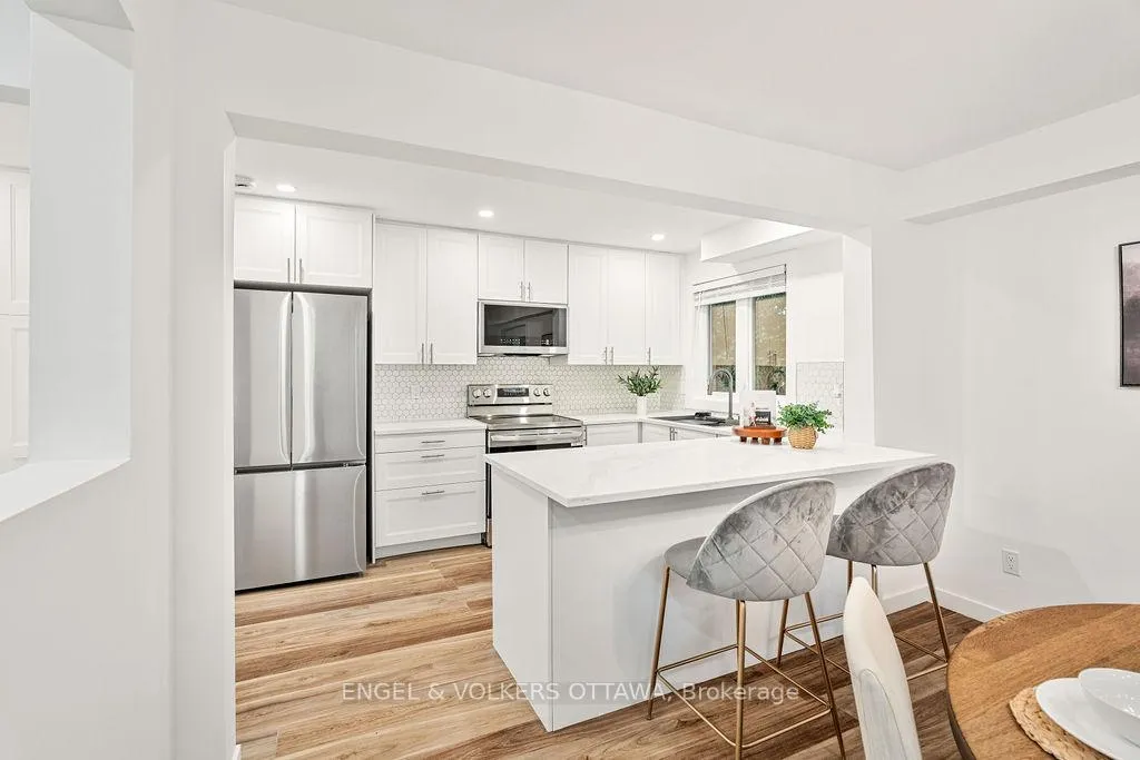 Photo 14 of 12 Bayside Private, Ottawa, Mooneys Bay/Riverside Park — HOMEH
