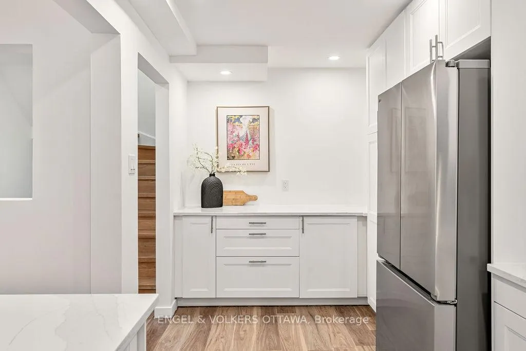 Photo 18 of 12 Bayside Private, Ottawa, Mooneys Bay/Riverside Park — HOMEH
