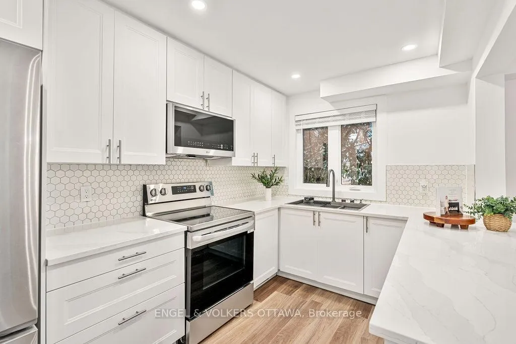 Photo 19 of 12 Bayside Private, Ottawa, Mooneys Bay/Riverside Park — HOMEH