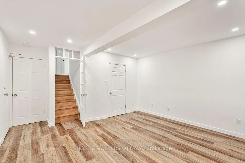 Photo 32 of 12 Bayside Private, Ottawa, Mooneys Bay/Riverside Park — HOMEH