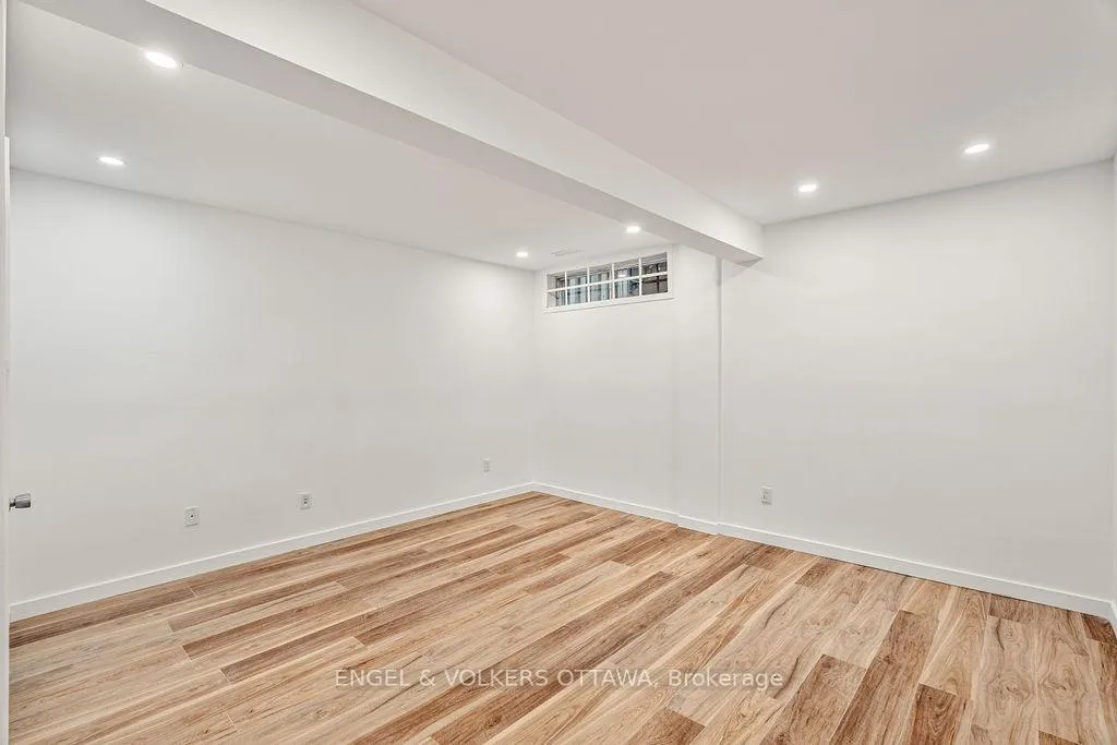 Photo 33 of 12 Bayside Private, Ottawa, Mooneys Bay/Riverside Park — HOMEH