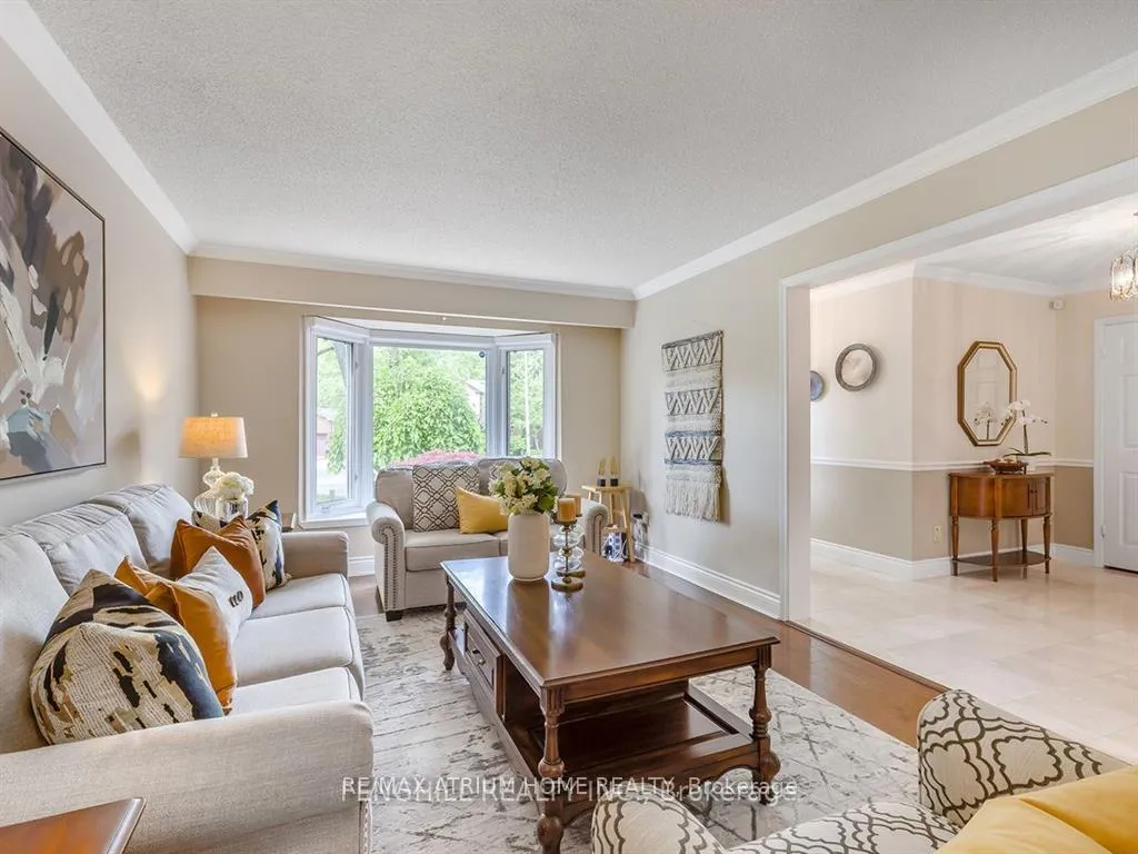 Photo 4 of 10 Spanhouse Crescent, Markham, Unionville — HOMEH