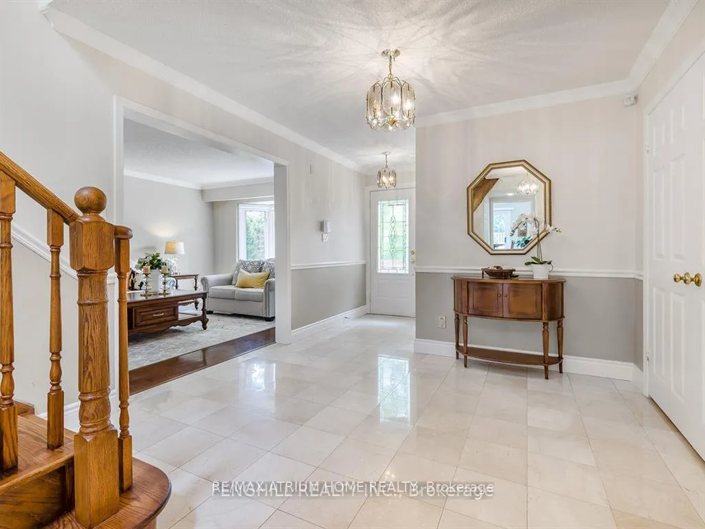 Photo 8 of 10 Spanhouse Crescent, Markham, Unionville — HOMEH