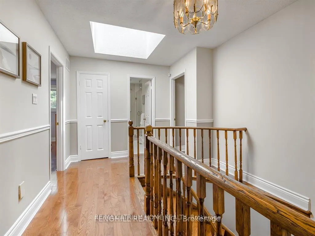 Photo 9 of 10 Spanhouse Crescent, Markham, Unionville — HOMEH