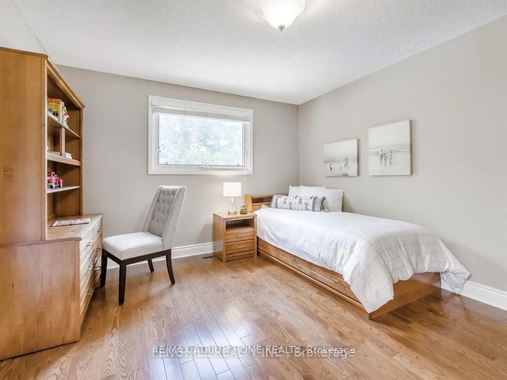 Photo 12 of 10 Spanhouse Crescent, Markham, Unionville — HOMEH