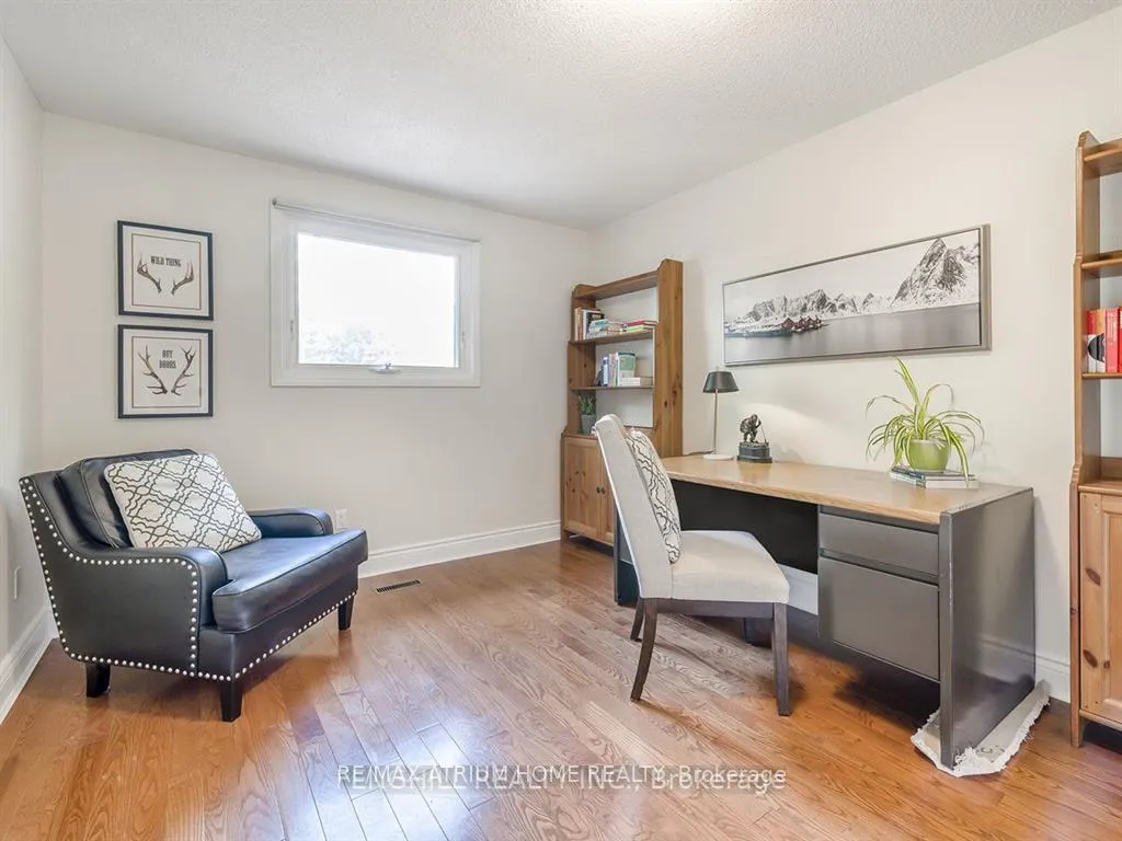 Photo 16 of 10 Spanhouse Crescent, Markham, Unionville — HOMEH