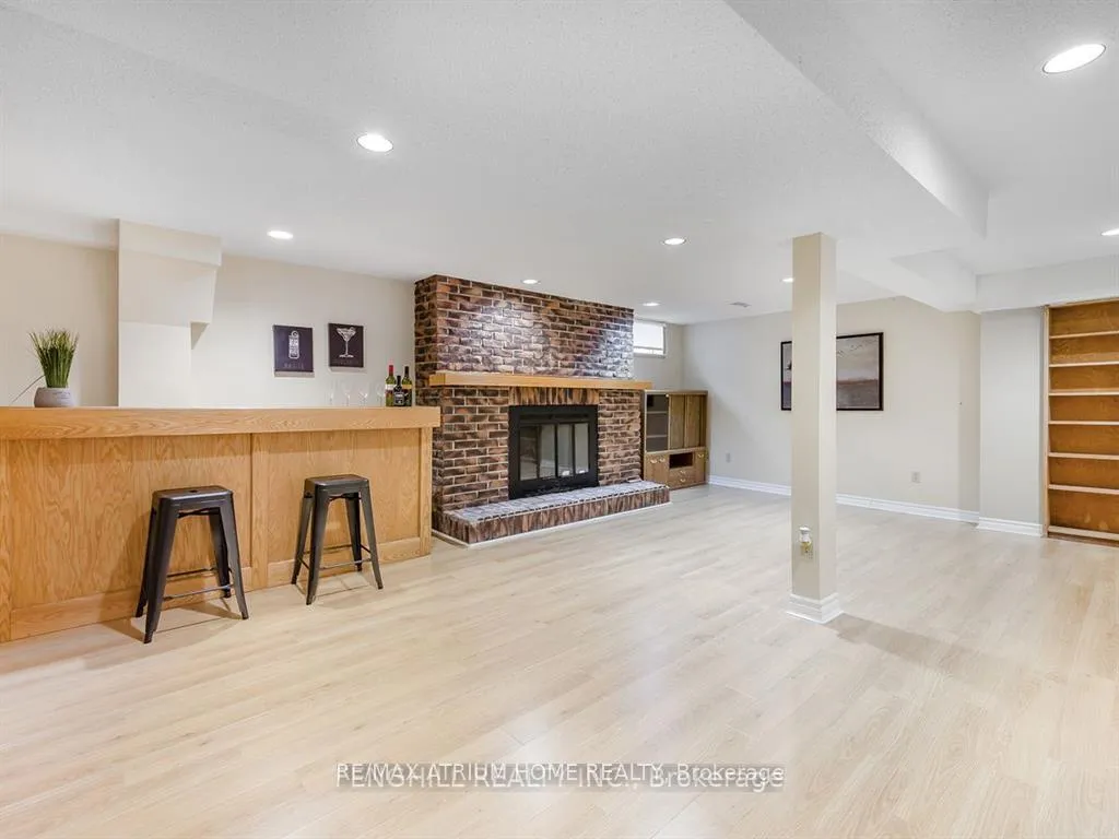 Photo 17 of 10 Spanhouse Crescent, Markham, Unionville — HOMEH