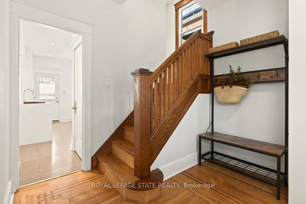 Photo 8 of 46 Connaught Avenue S, Hamilton, Stipley — HOMEH