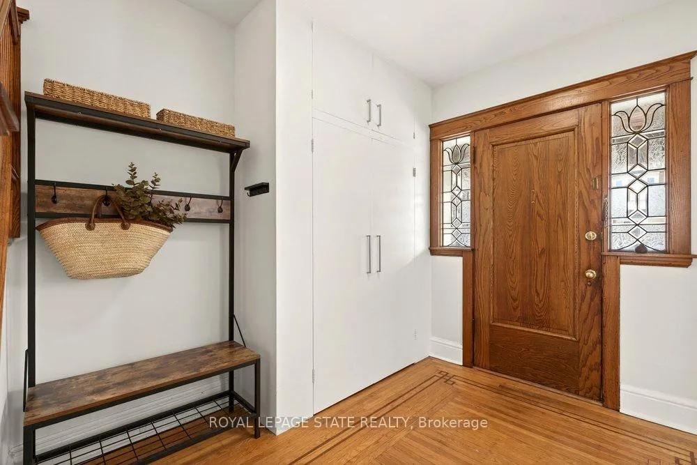 Photo 9 of 46 Connaught Avenue S, Hamilton, Stipley — HOMEH