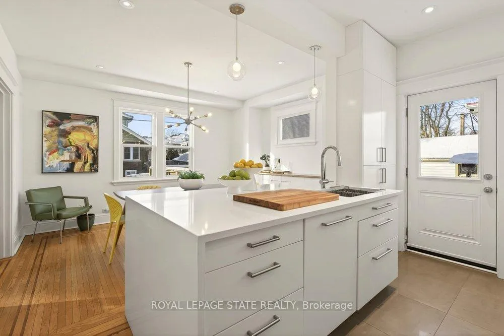 Photo 20 of 46 Connaught Avenue S, Hamilton, Stipley — HOMEH