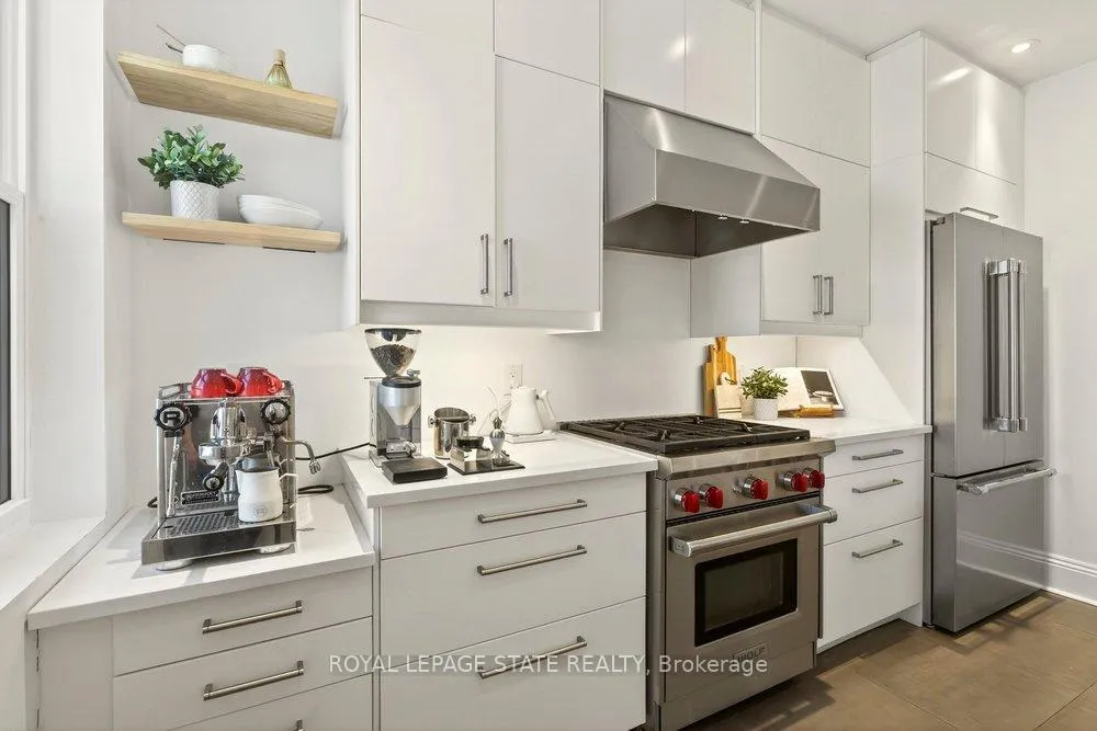 Photo 24 of 46 Connaught Avenue S, Hamilton, Stipley — HOMEH