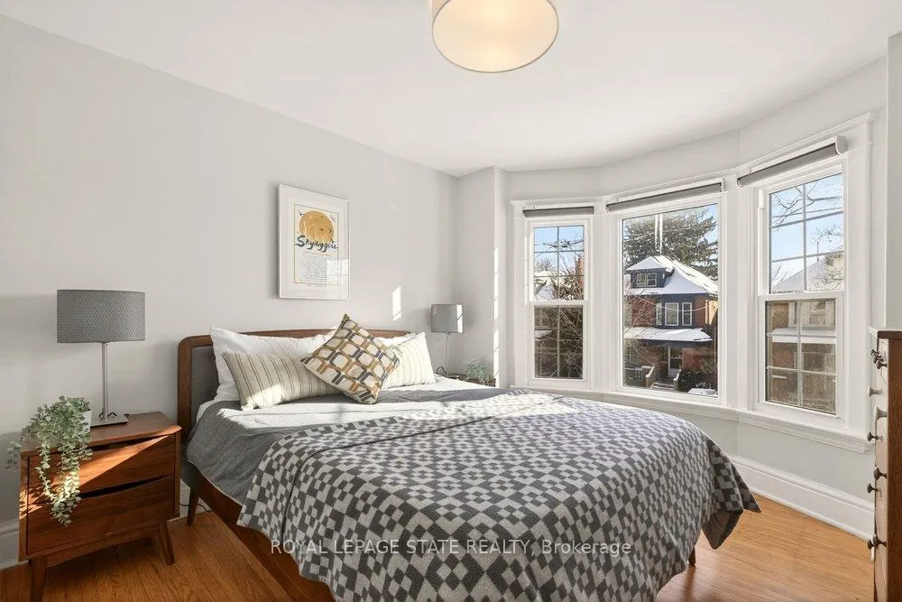 Photo 25 of 46 Connaught Avenue S, Hamilton, Stipley — HOMEH