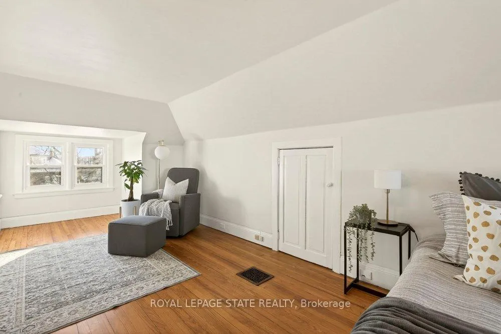 Photo 30 of 46 Connaught Avenue S, Hamilton, Stipley — HOMEH