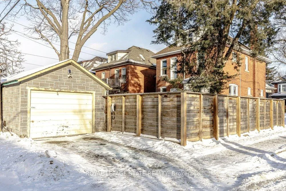 Photo 32 of 46 Connaught Avenue S, Hamilton, Stipley — HOMEH