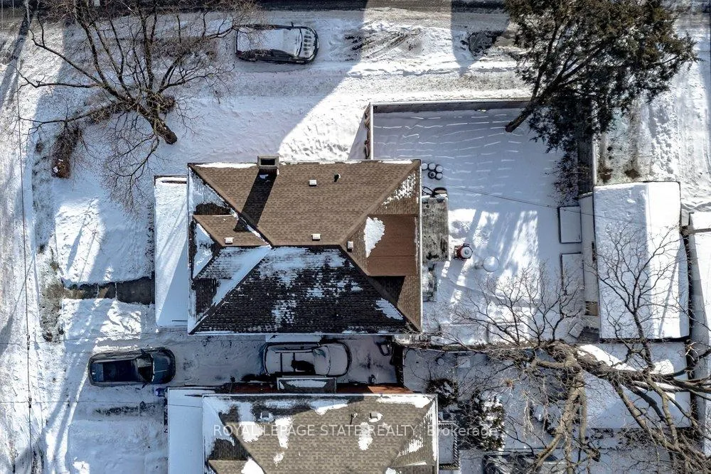 Photo 33 of 46 Connaught Avenue S, Hamilton, Stipley — HOMEH