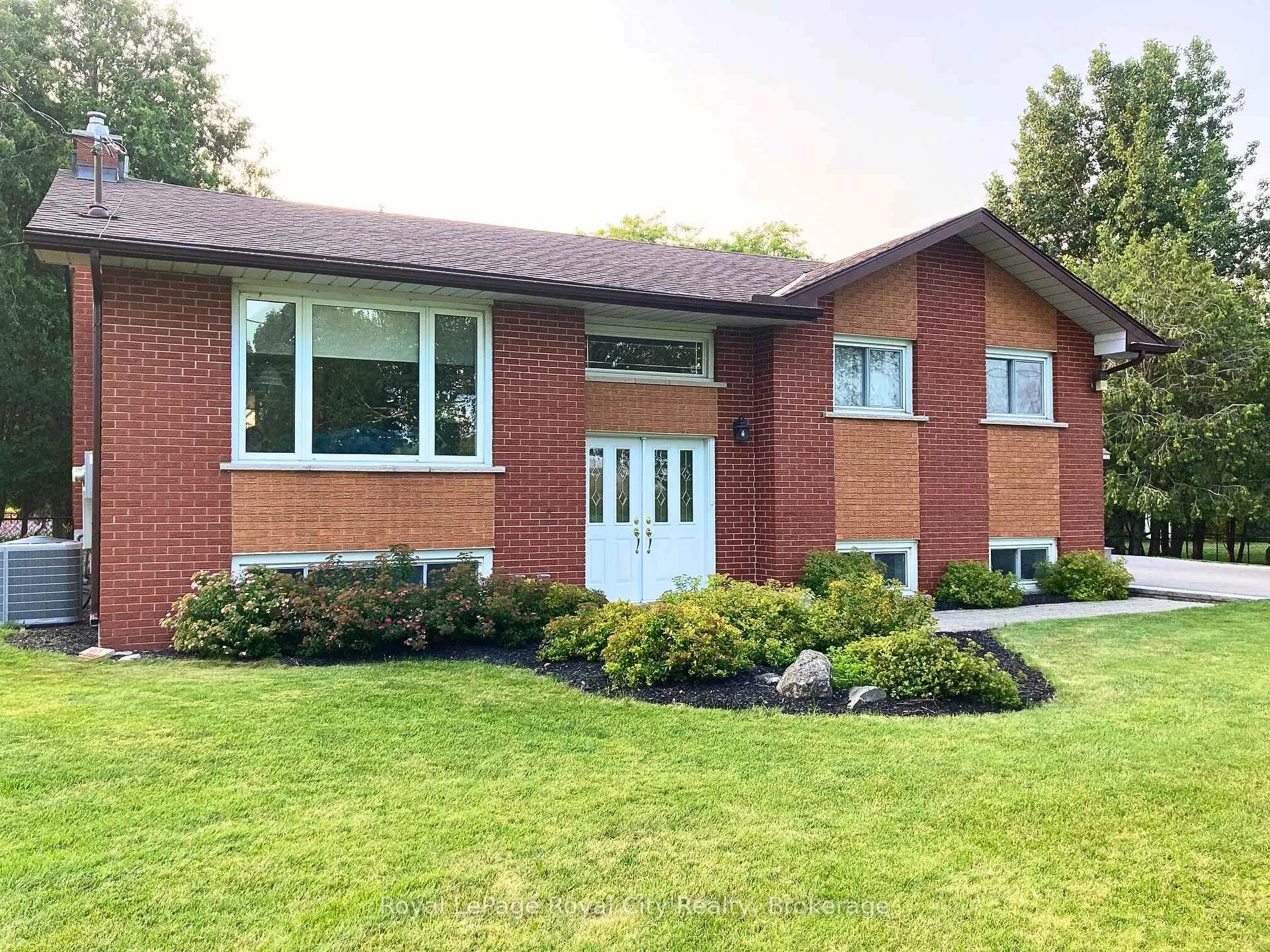 Photo 4 of 7430 Wellington Rd 51, Guelph/Eramosa, Rural Guelph/Eramosa West — HOMEH