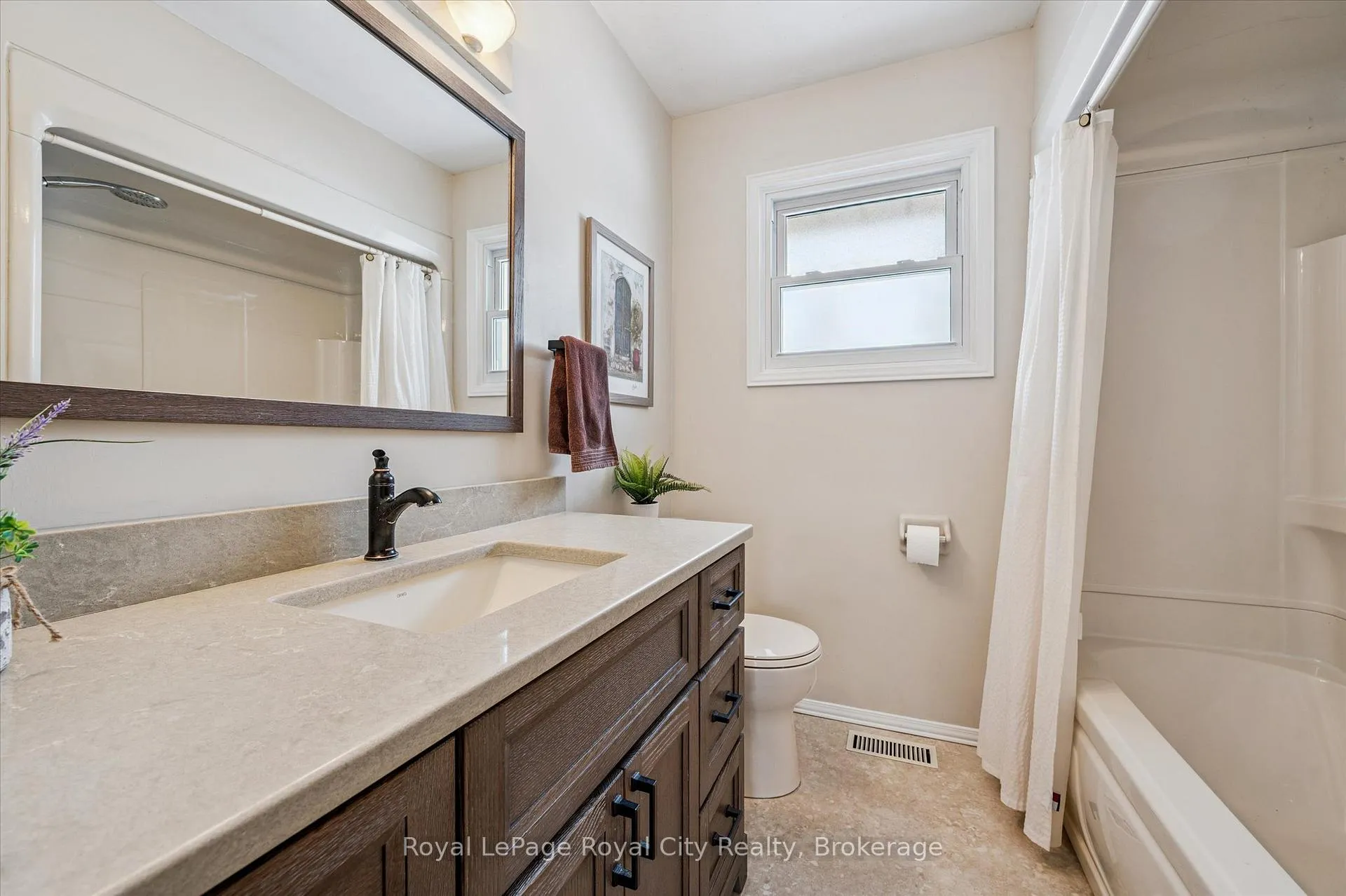 Photo 16 of 7430 Wellington Rd 51, Guelph/Eramosa, Rural Guelph/Eramosa West — HOMEH