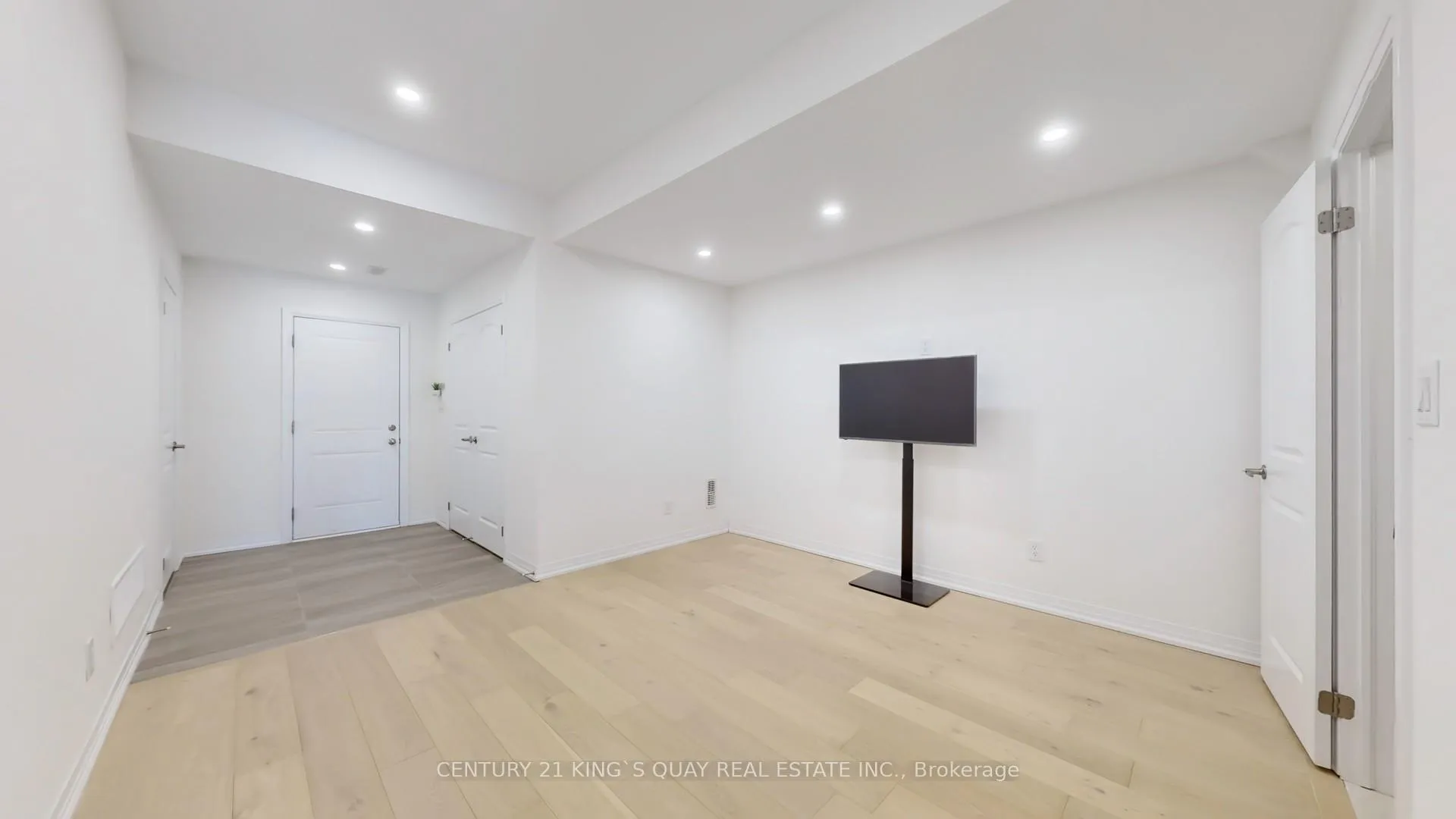 Photo 5 of 75 Mumbai Drive, Markham, Middlefield — HOMEH